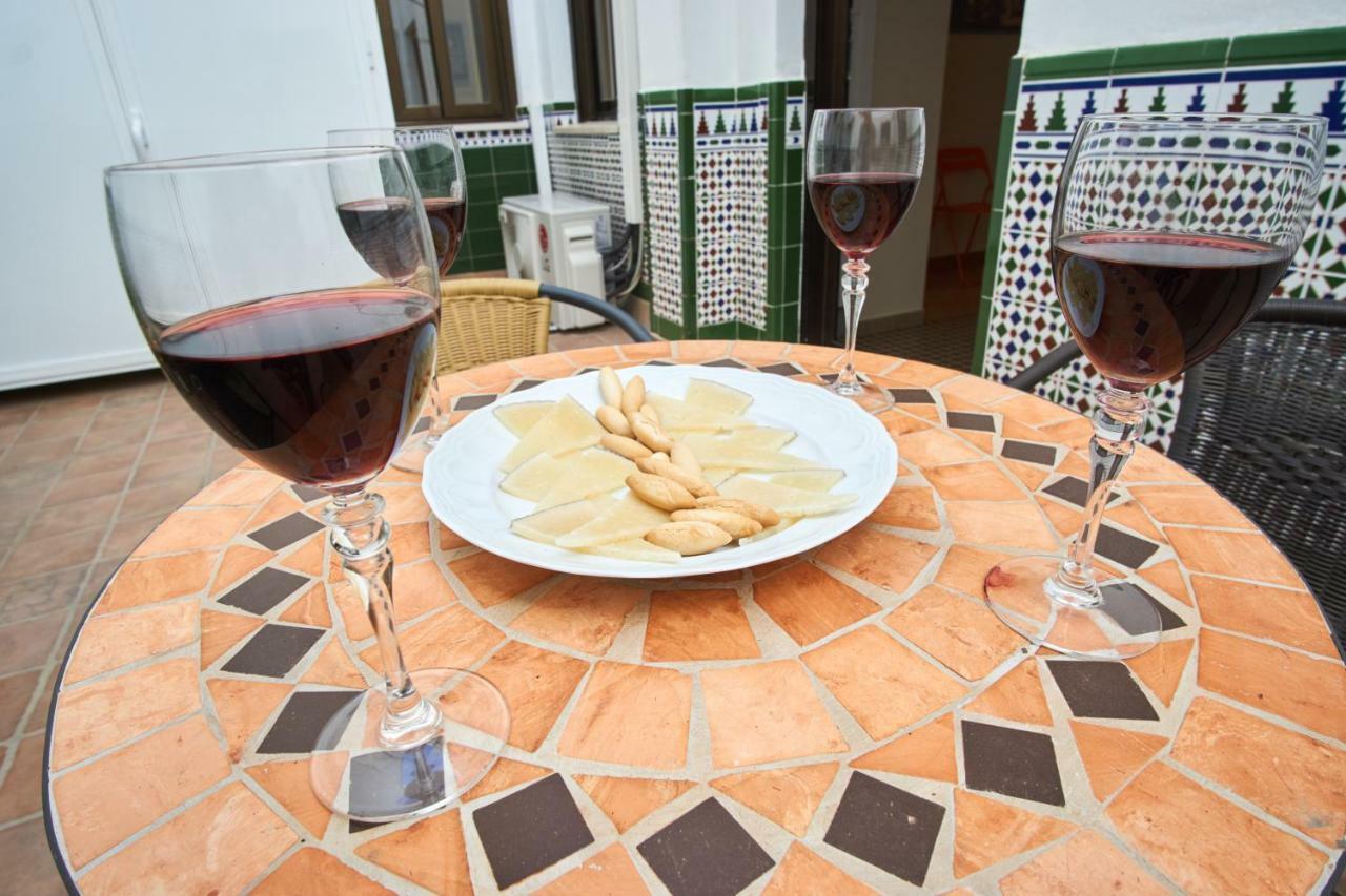 Apartmán Rodrigo De Triana Courtyard By Valcambre Sevilla Exteriér fotografie